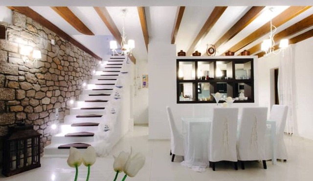 White Diamond Villa with pool and sea view! in Molos-Agios Konstantinos