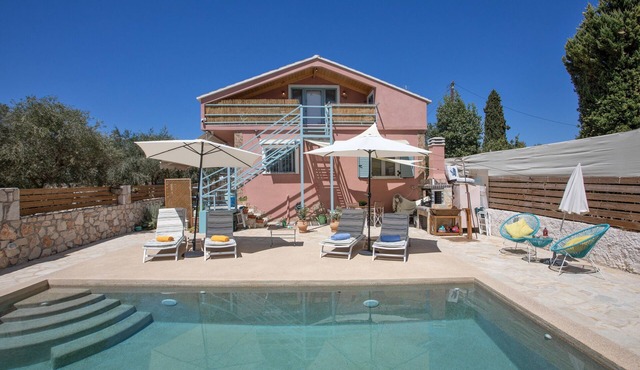 Zante Loft Amici with Pool, Garden, Terrace and Wi-Fi in Zakynthos