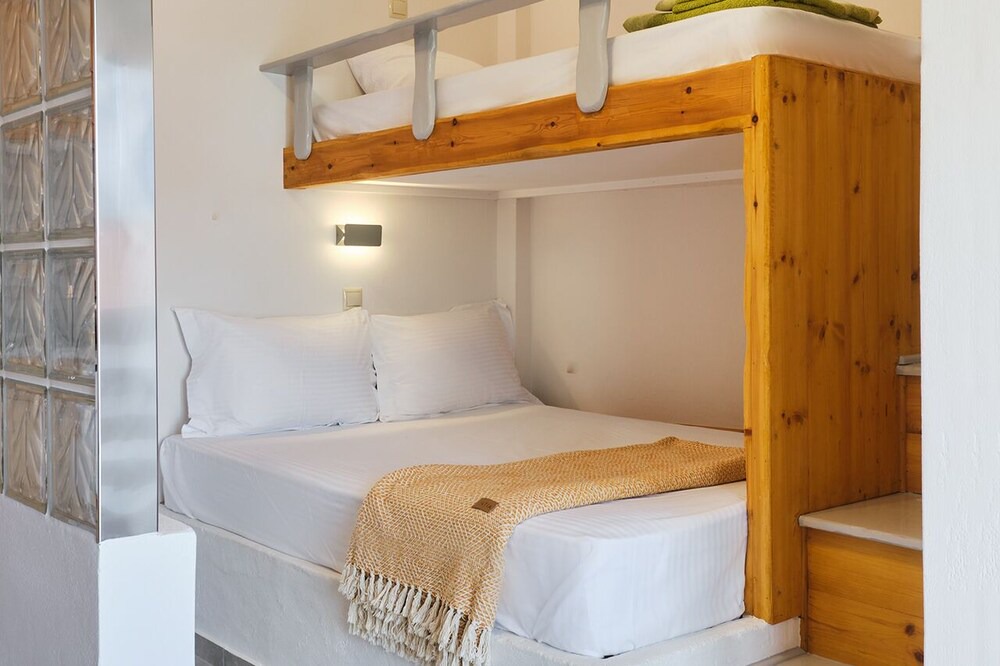 Skala Eresou Apartment | Stylish Triple Studio with sea view Balcony and Prime Loc on Skala Eresos Beach