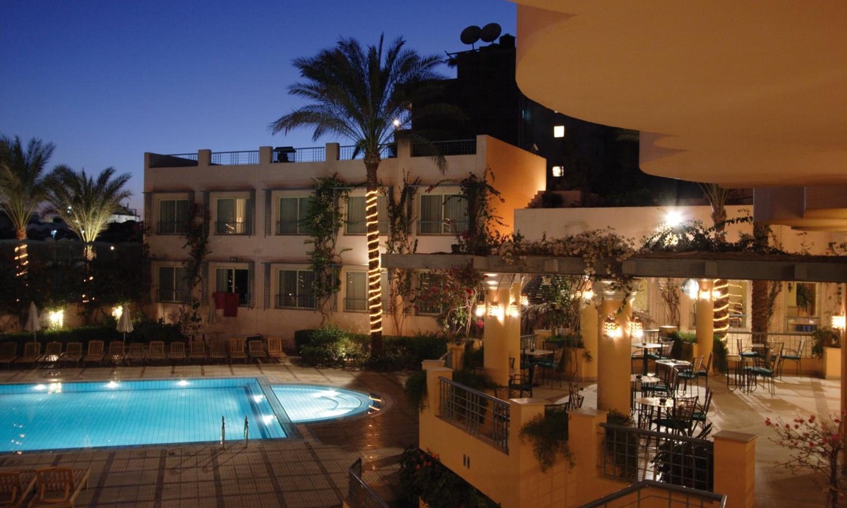 Sheraton Road -Sakkala Hotel | Sea Garden Hotel