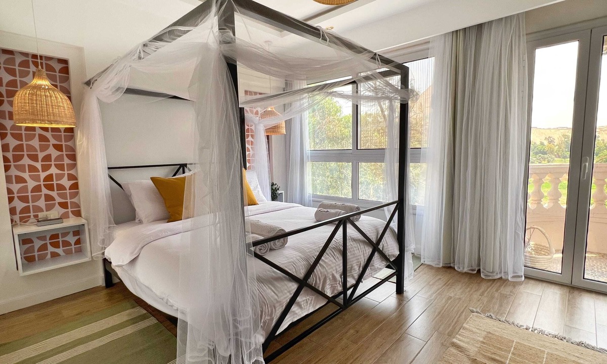 Al Haram Apartment | Xuru Stays I Spellbinding 2 BDR Apt. At The Giza Pyramid's Doorstep