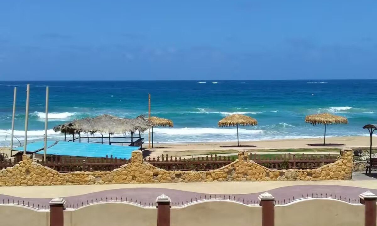 Al-Muntazah Villa | Modern Villa: Garden Netflix Beach Access