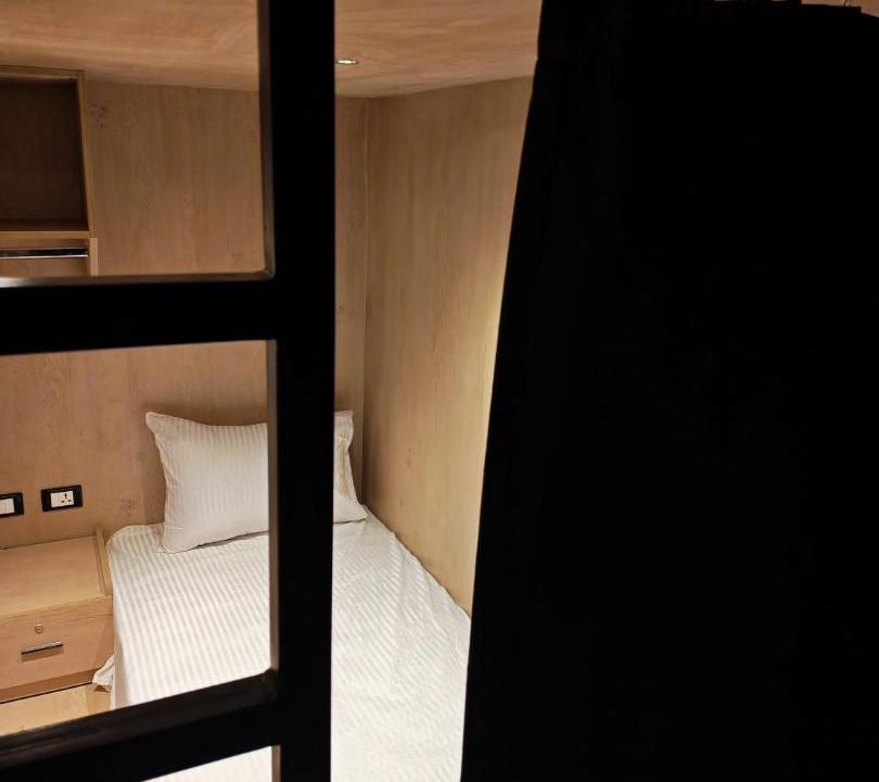 Abdin Hotel | New LH Cairo Dormitory shared Room -Mixed- Foreign Passport Required