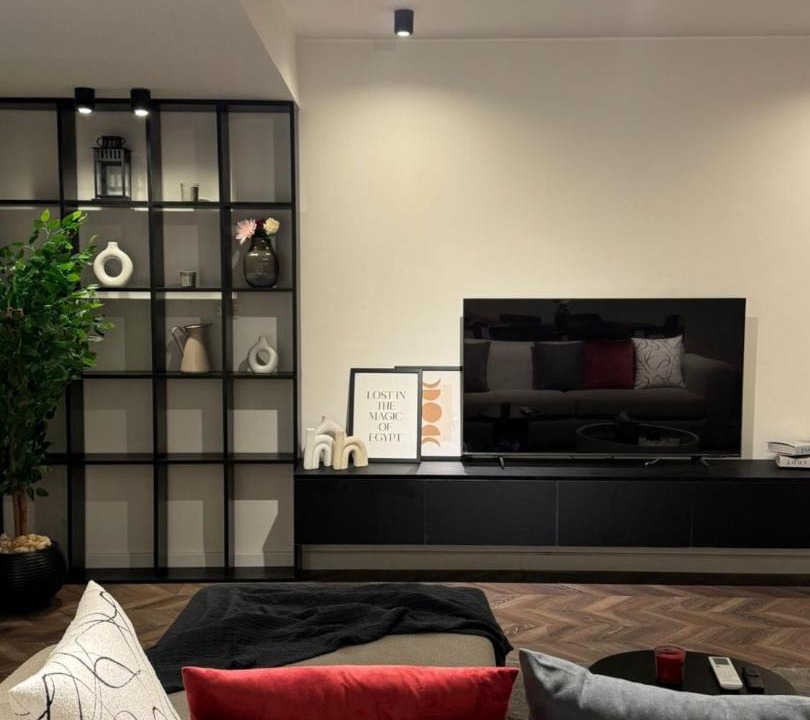 Al Duqqi Apartment | Elite stay 3 BEDRoOMS DOWTOWN Elpatal