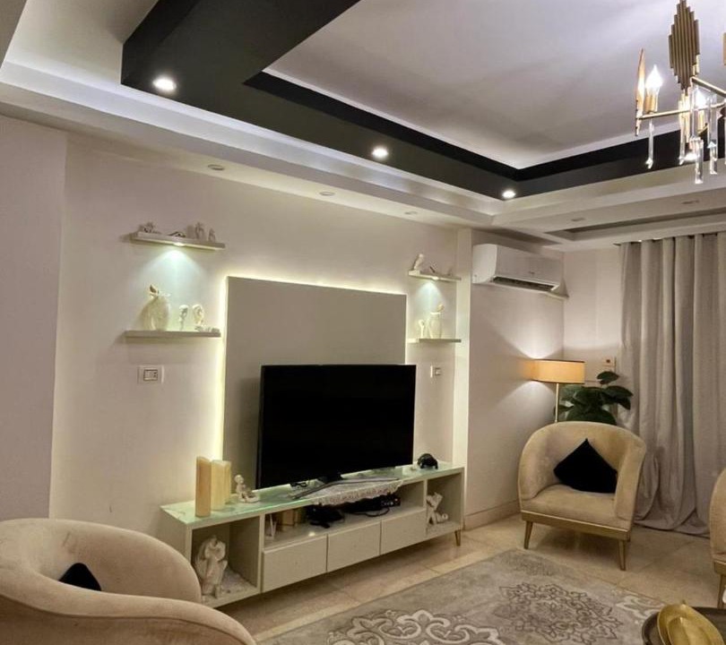 Luxor Apartment | Golden mug