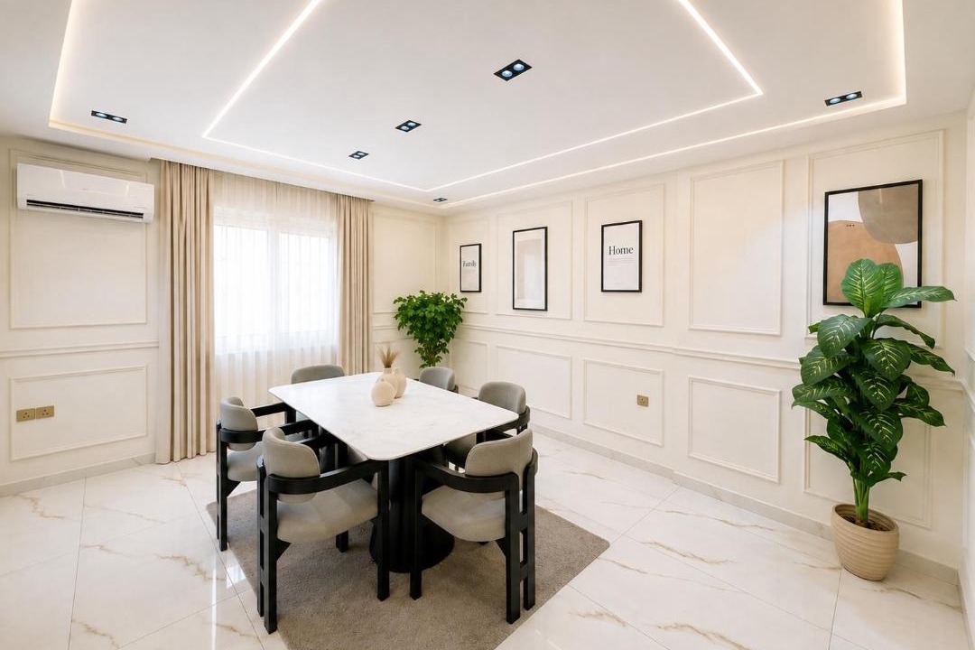 Al Duqqi Apartment | Elite stay 3 BEDROOMS DOWTOWN ELMOHANDSEEN