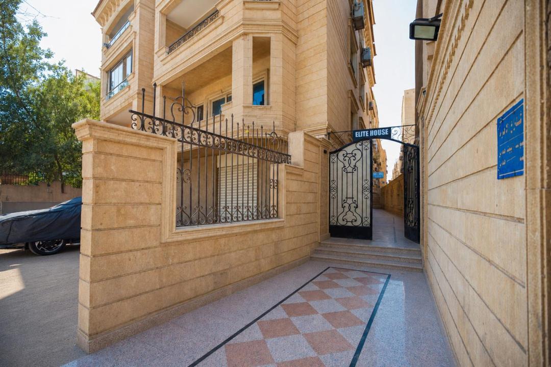 Al Haram Apartment | Pyramids First Row Luxury stay & tour