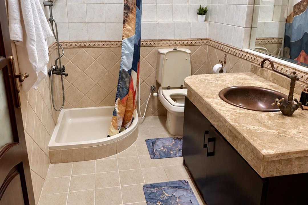 Sheikh Zayed City Apartment | Vintage Charm, 3BR in a Compound near Arkan - only families & single travelers