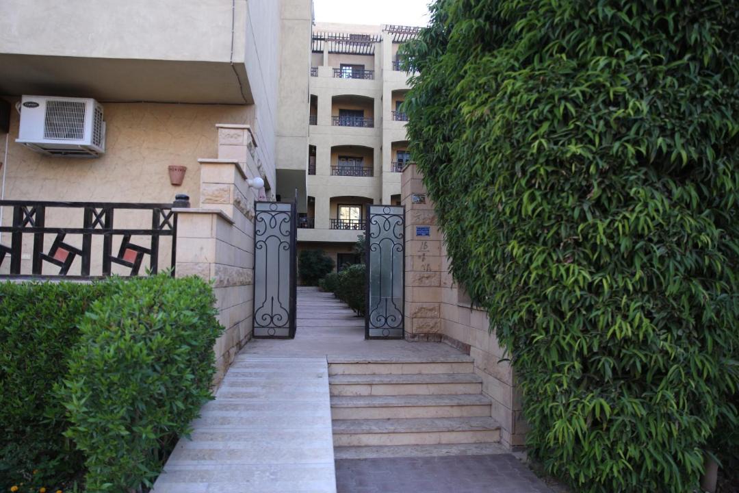 Village Road Apartment | Casa Hurghada-2-Bedroom Pool View Apartment