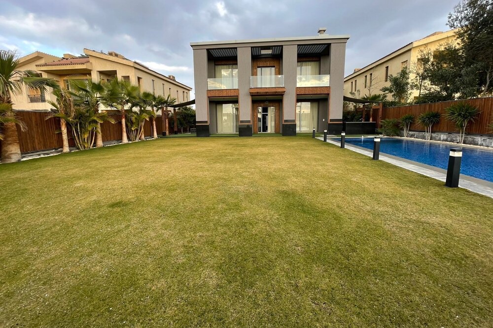 Photo of Outdoor in Sheikh Zayed City