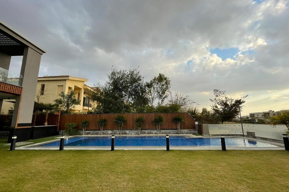 Photo of Outdoor in Sheikh Zayed City
