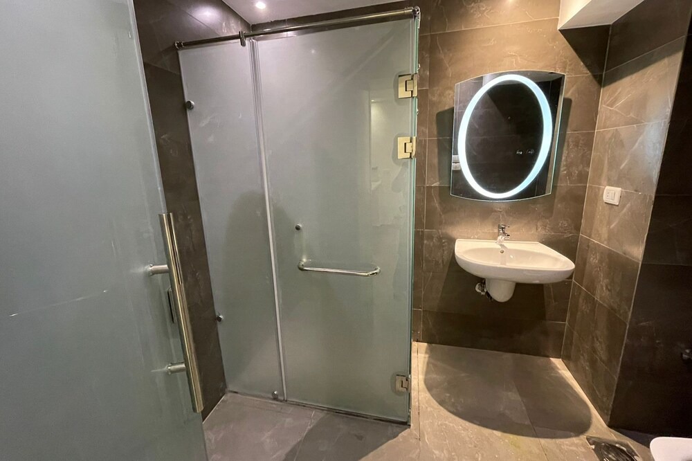 Photo of Bathroom in Sheikh Zayed City