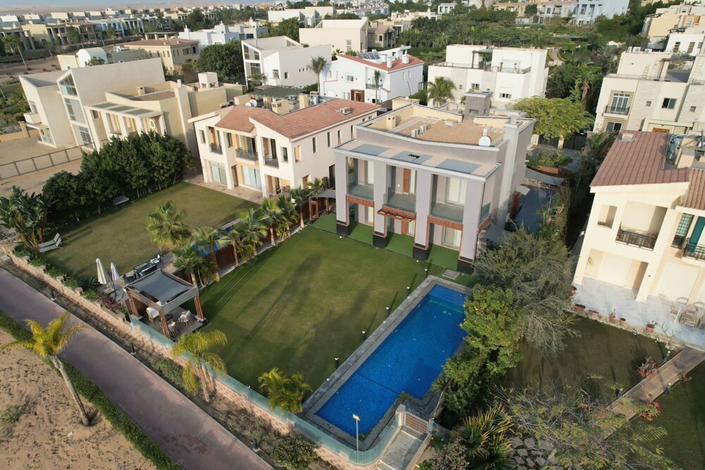 Photo of Outdoor in Sheikh Zayed City