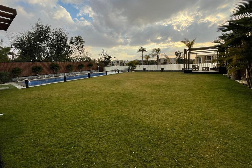 Photo of Patio Balcony in Sheikh Zayed City