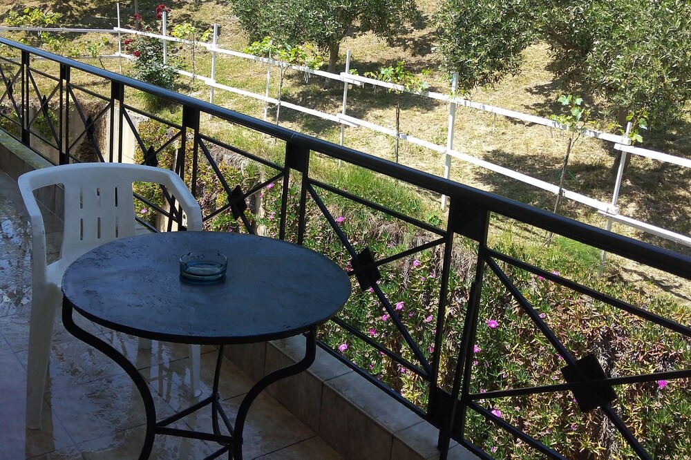 Photo of Patio Balcony in Sipiada