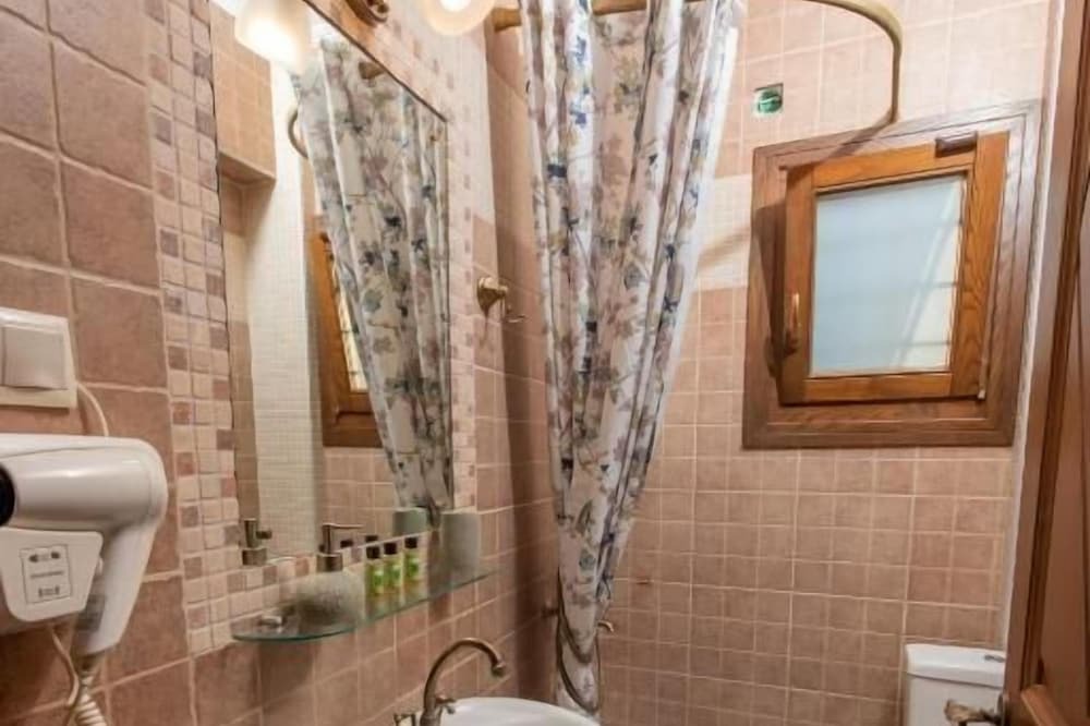 Photo of Bathroom in Kato Gatzea