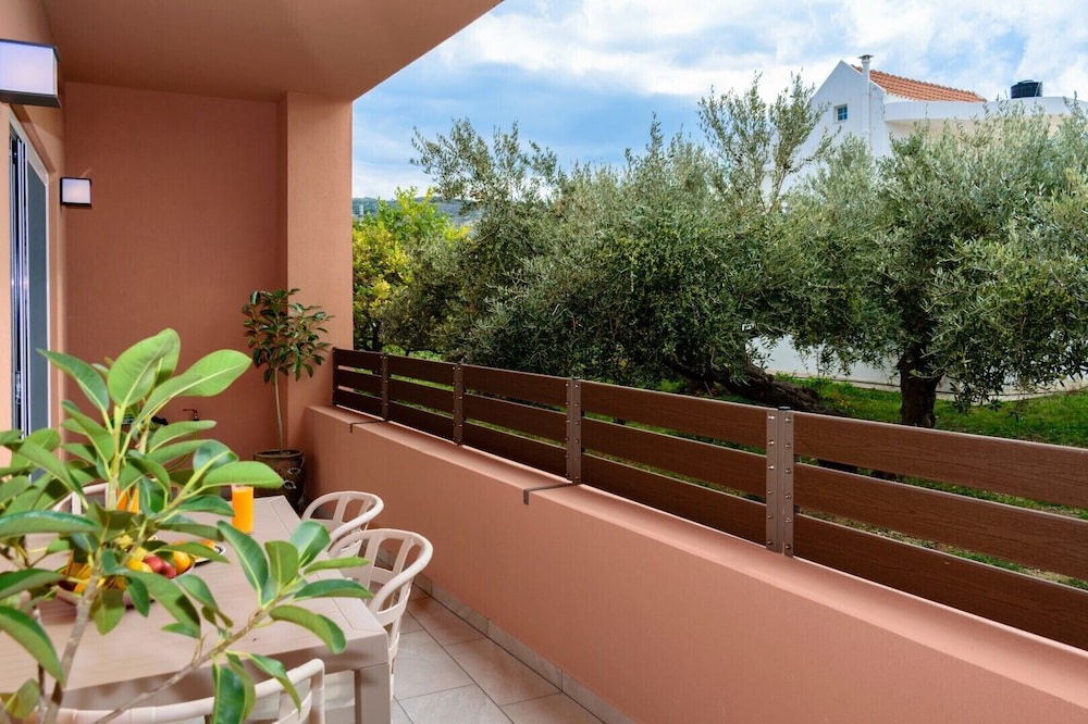 Photo of Patio Balcony in Platanos