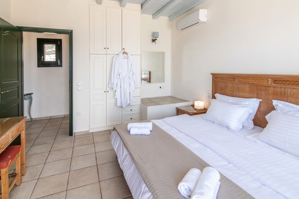 Photo of Bedroom in Exomvourgo