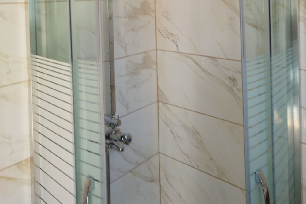Photo of Bathroom in Kompi