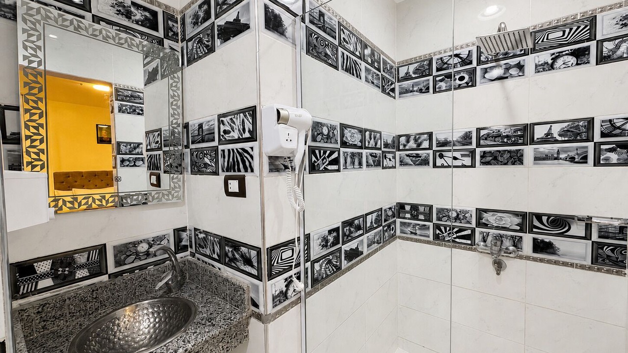 Photo of Bathroom in Pyramids Gardens