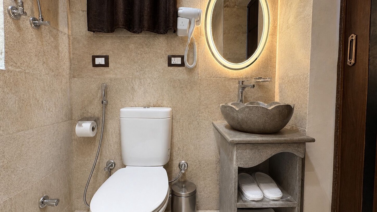 Photo of Bathroom in Pyramids Gardens