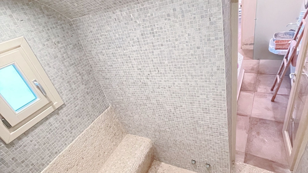 Photo of Bathroom in Emporio