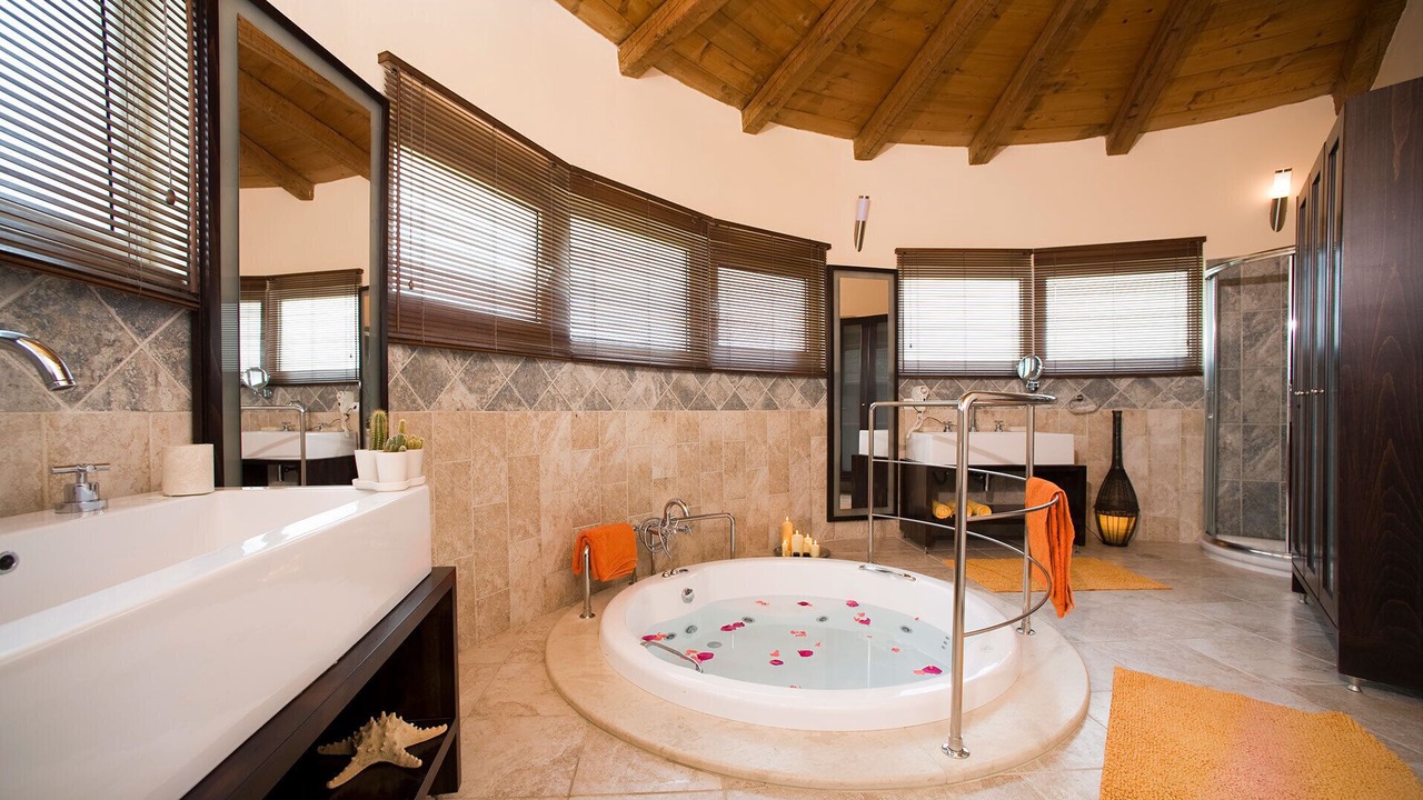 Photo of Bathroom in Parelia
