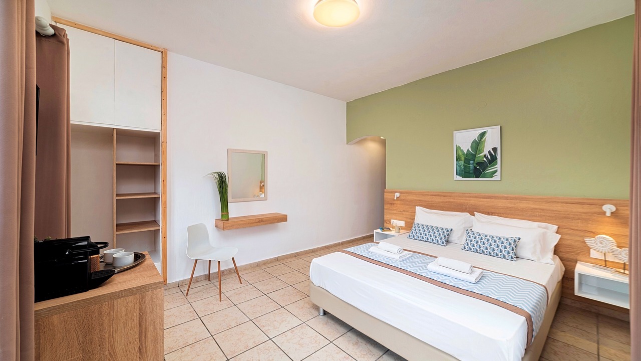 Photo of Bedroom in Exopoli