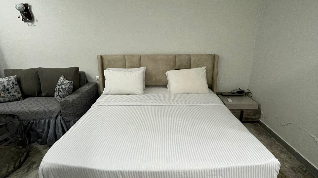 Photo of Bedroom in Corniche Road-Dahar