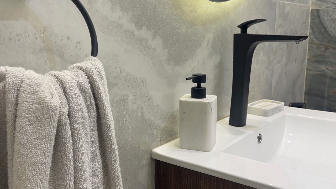 Photo of Bathroom in Pyramids Gardens