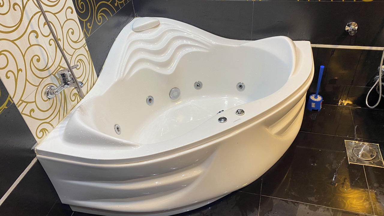 Photo of Bathroom in Pyramids Gardens