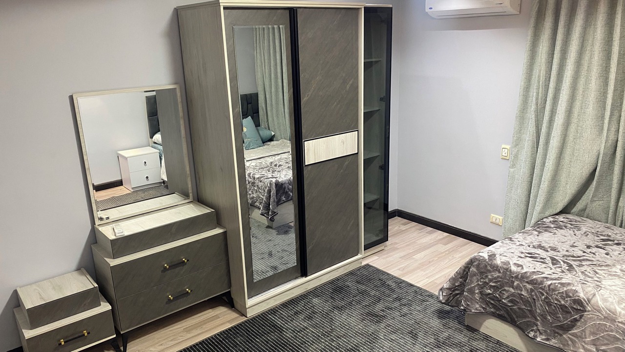 Photo of Bedroom in Pyramids Gardens