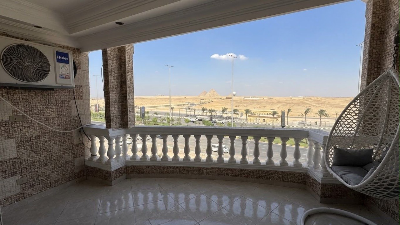 Photo of Patio Balcony in Pyramids Gardens