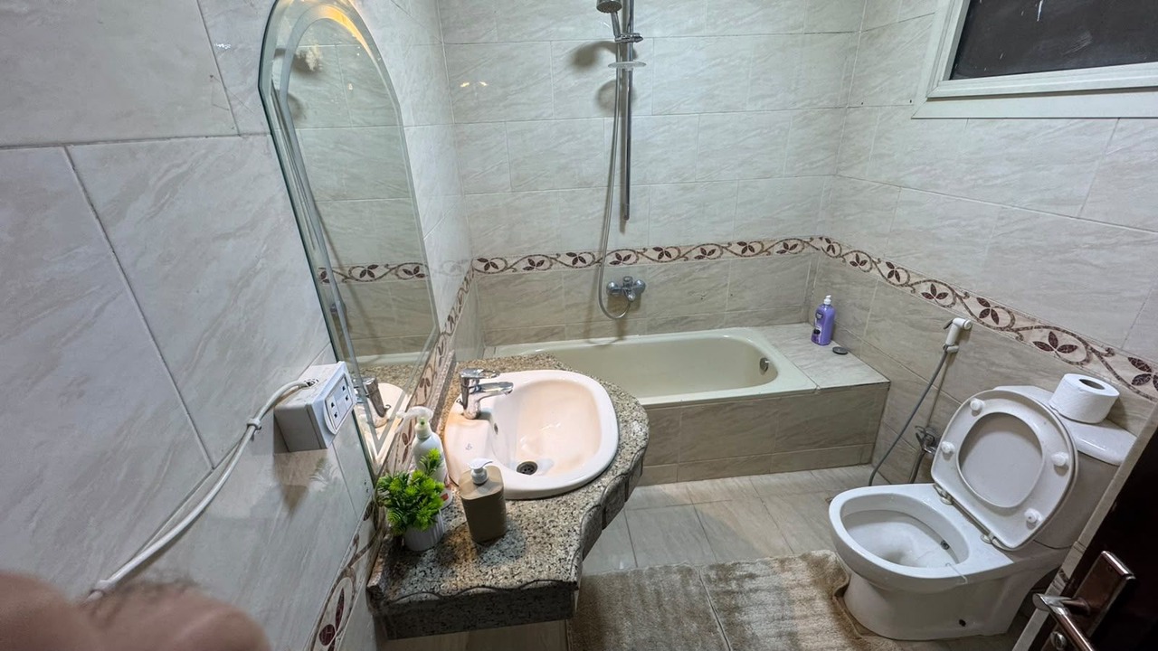 Photo of Bathroom in Pyramids Gardens