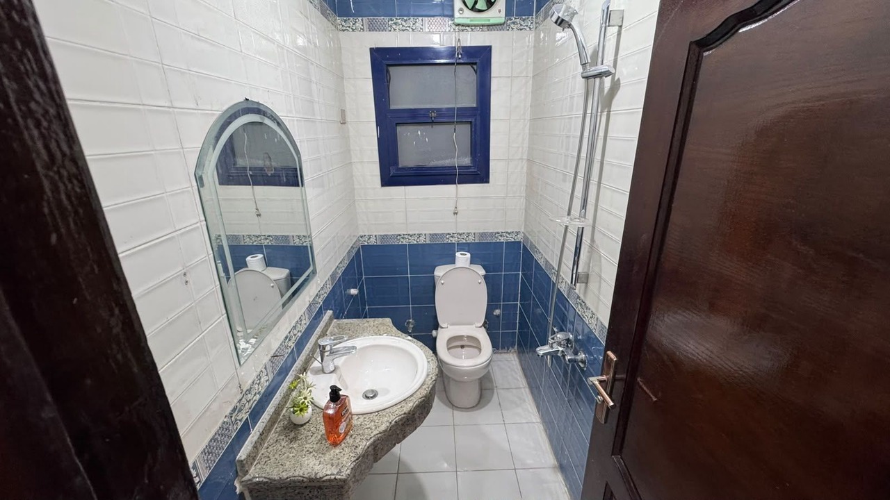 Photo of Bathroom in Pyramids Gardens
