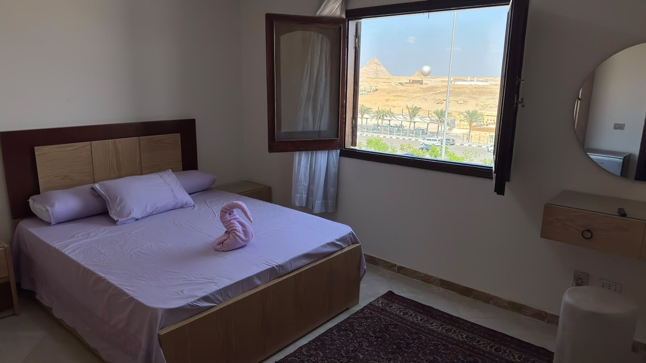 Photo of Bedroom in Pyramids Gardens