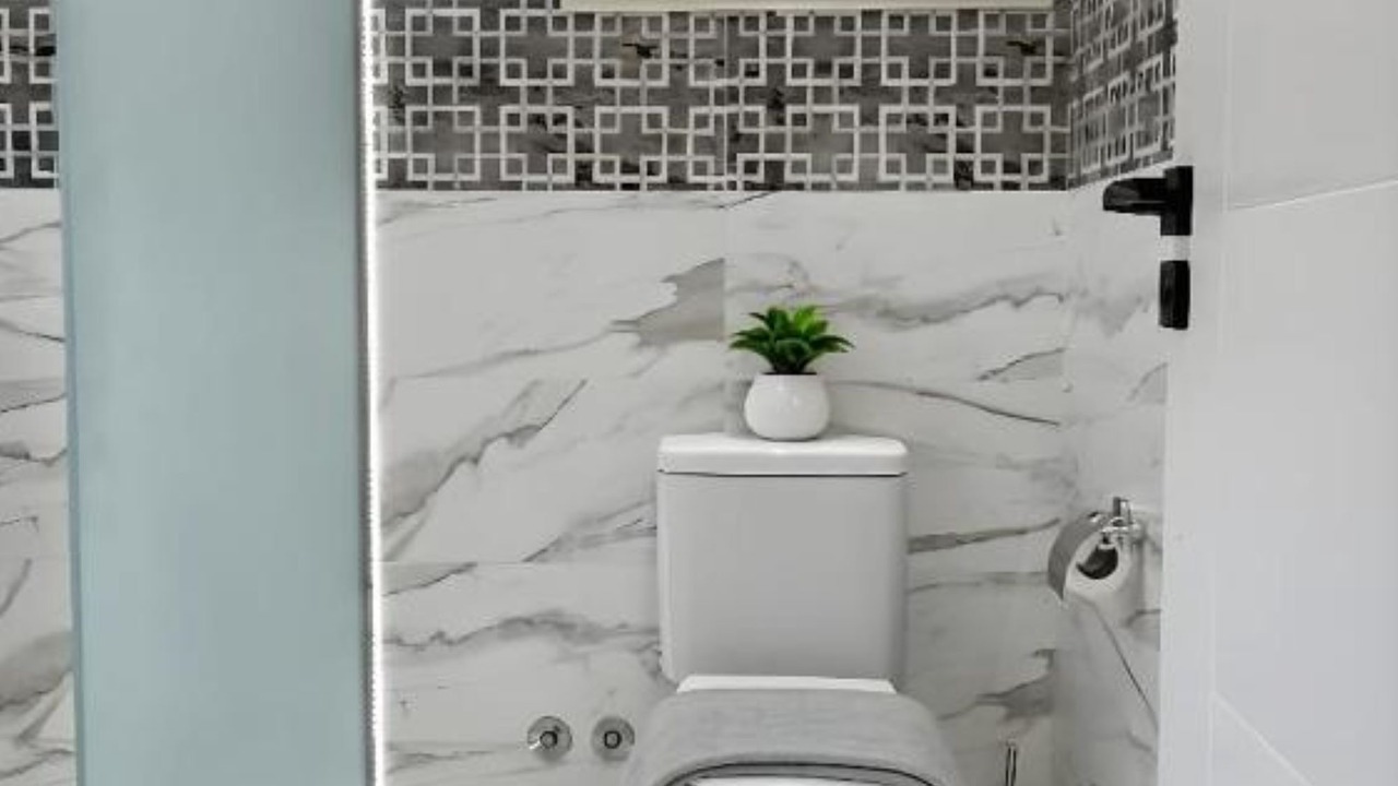 Photo of Bathroom in Corniche Road-Dahar