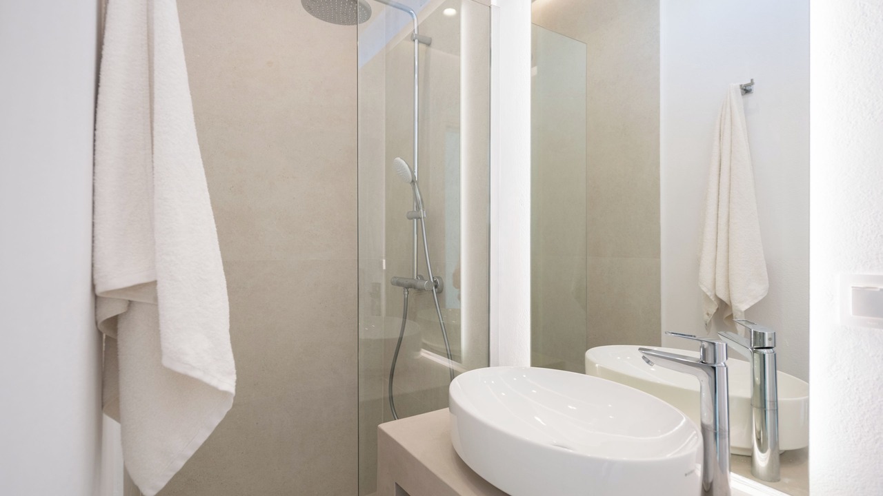 Photo of Bathroom in Aliki