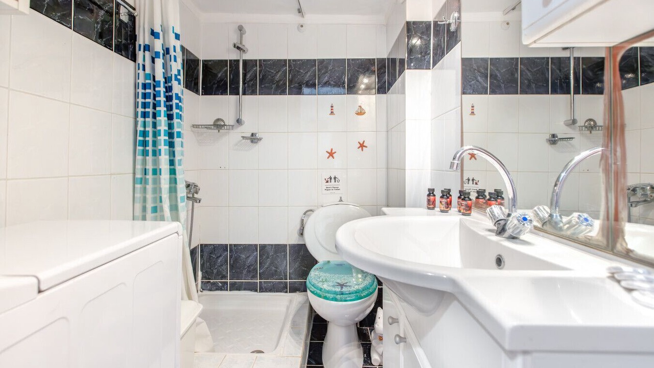 Photo of Bathroom in Kallithea