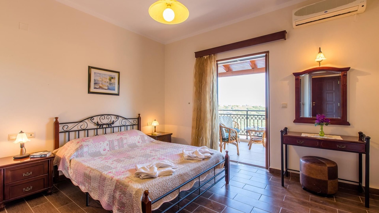 Photo of Bedroom in Stalos