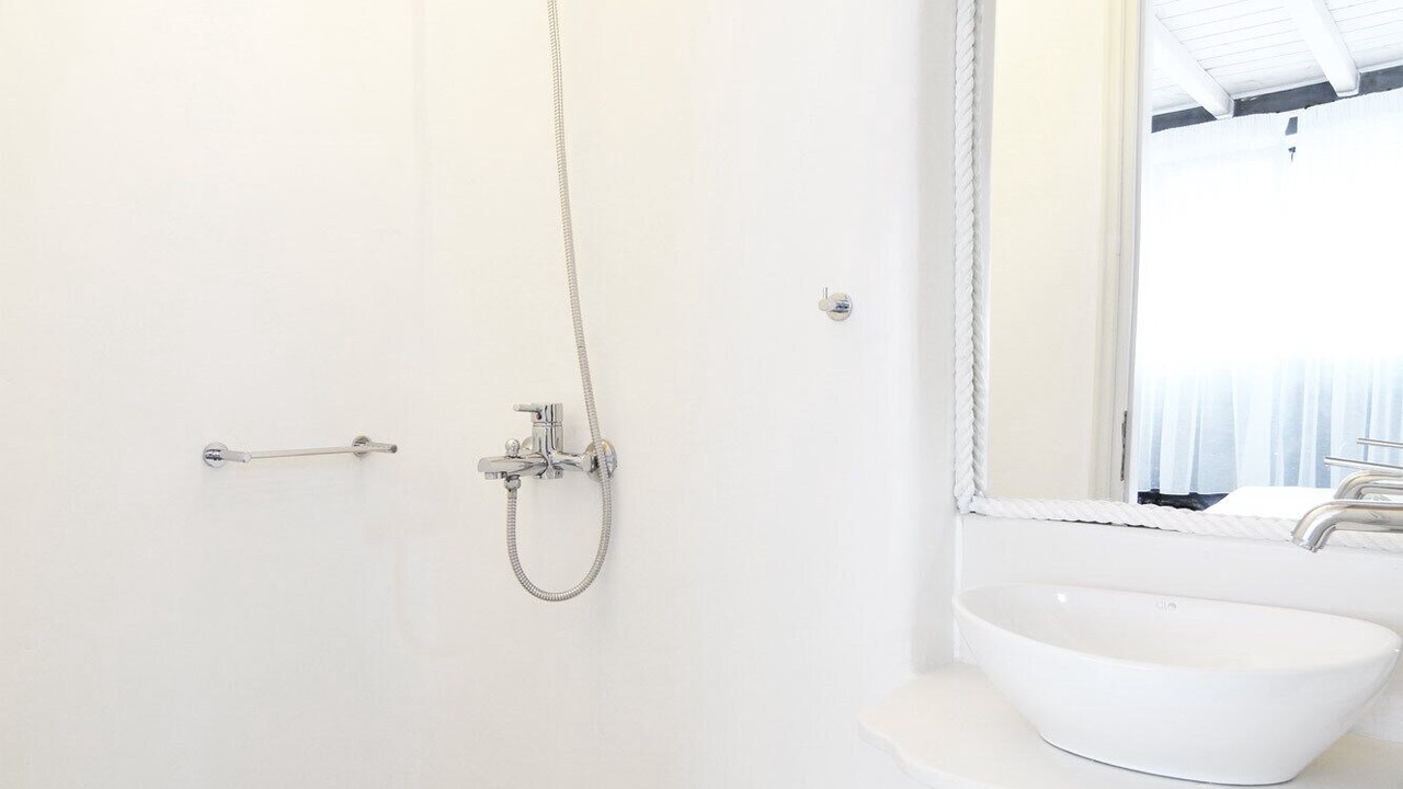 Photo of Bathroom in Psarou