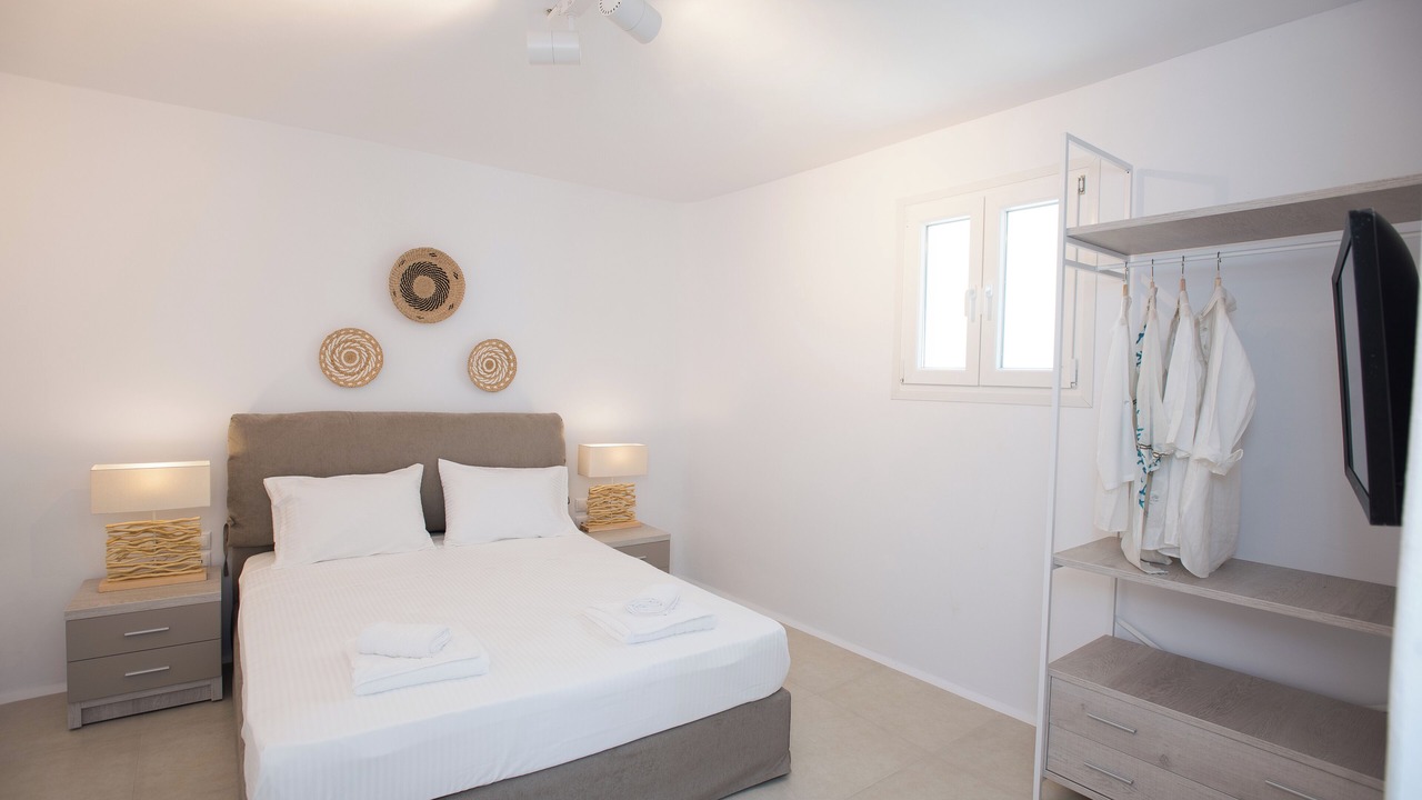 Photo of Bedroom in Platis Gialos