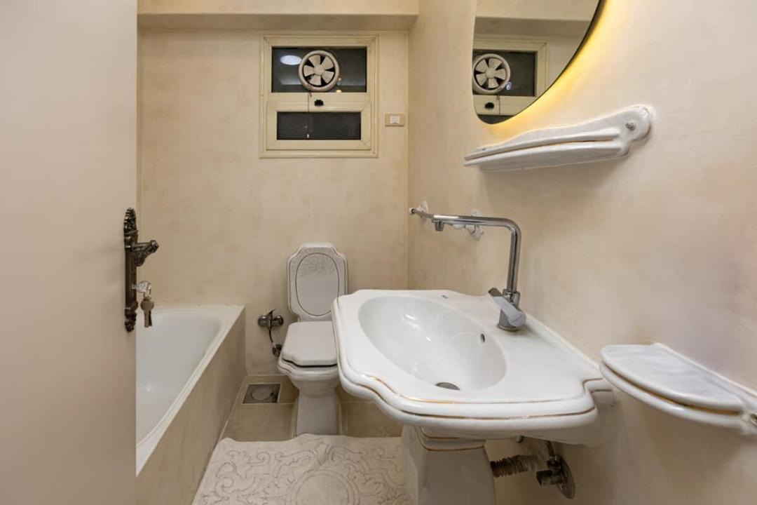 Photo of Bathroom in Bab Sharqi