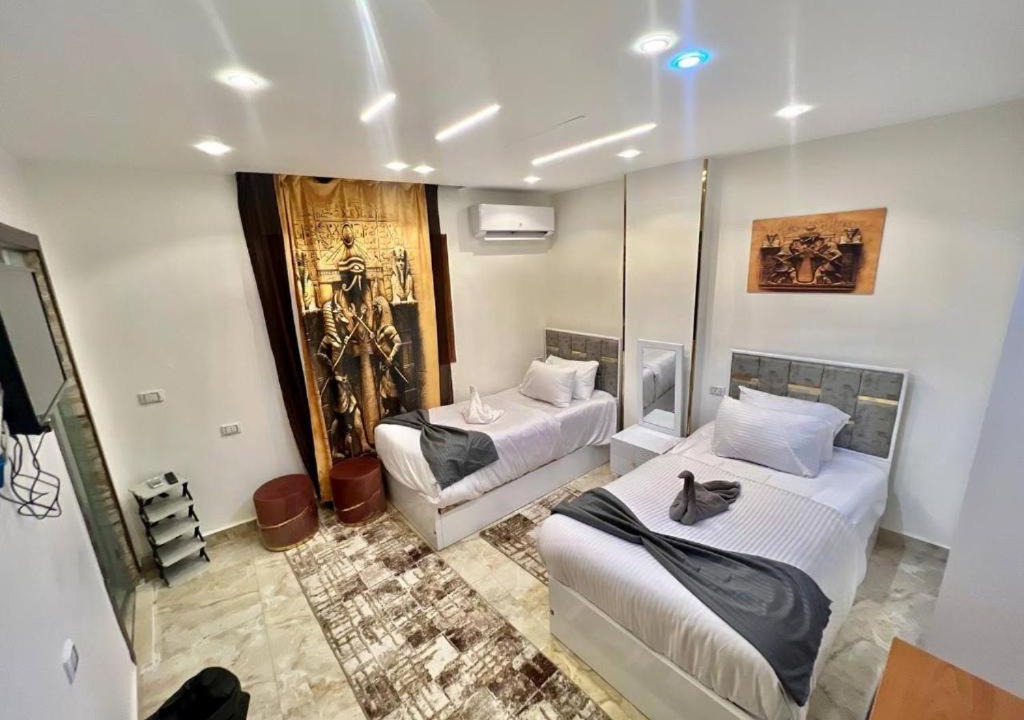 Photo of Bedroom in Pyramids Gardens