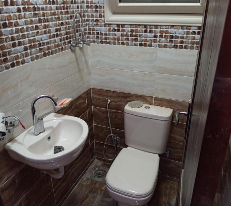 Photo of Bathroom in Pyramids Gardens