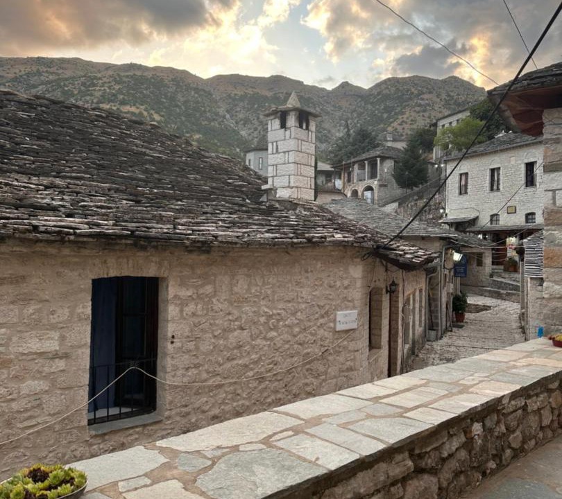 Photo of Buildings in Syrrako