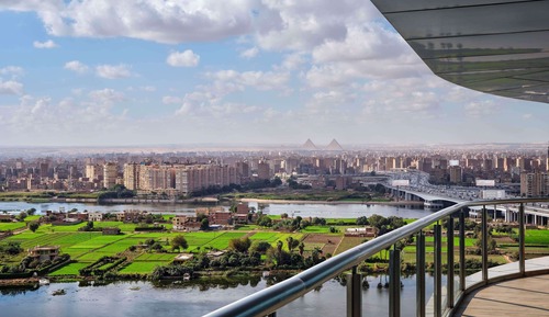 Grand One Bedroom Nile and Pyramids Suite