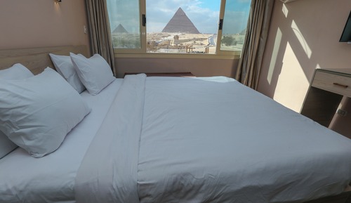 Standard Room, Pyramids View 
