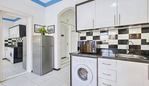Top Floor, Pool View, Fast WIFI, Kitchenette, Washing Machine | Sheraton Plaza 415
