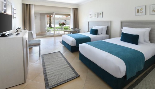 Superior Room, Garden View (King or Twin Bed)